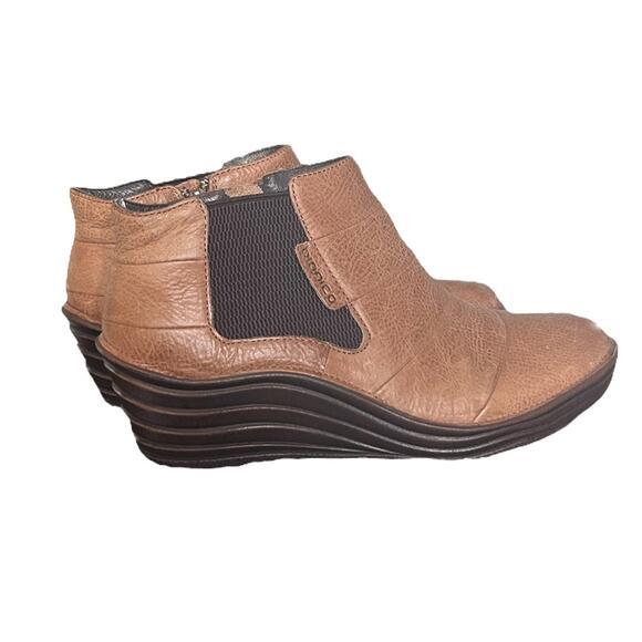 Bionica  Focal Ankle Bootie - Picture 5 of 6